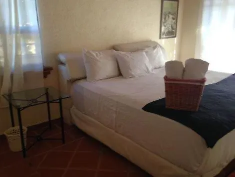 Tropical Manor Inn - Kingston 2*,